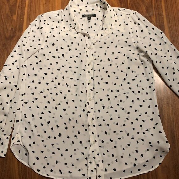 Banana Republic button down blouse, EUC, Sz M, white, blk print, EUC - Picture 4 of 15